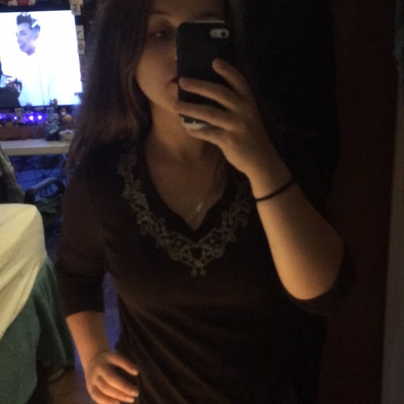 Brown V Neck - Picture 4 of 4